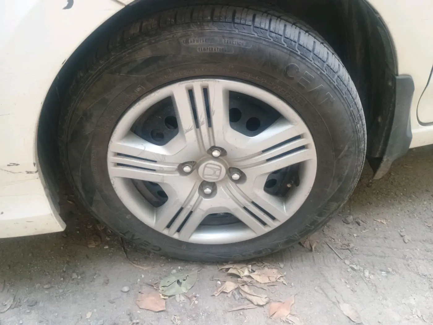 2011 Honda City 1.5L I-VTEC S MT, Petrol, Manual, 39,763 km, tyre