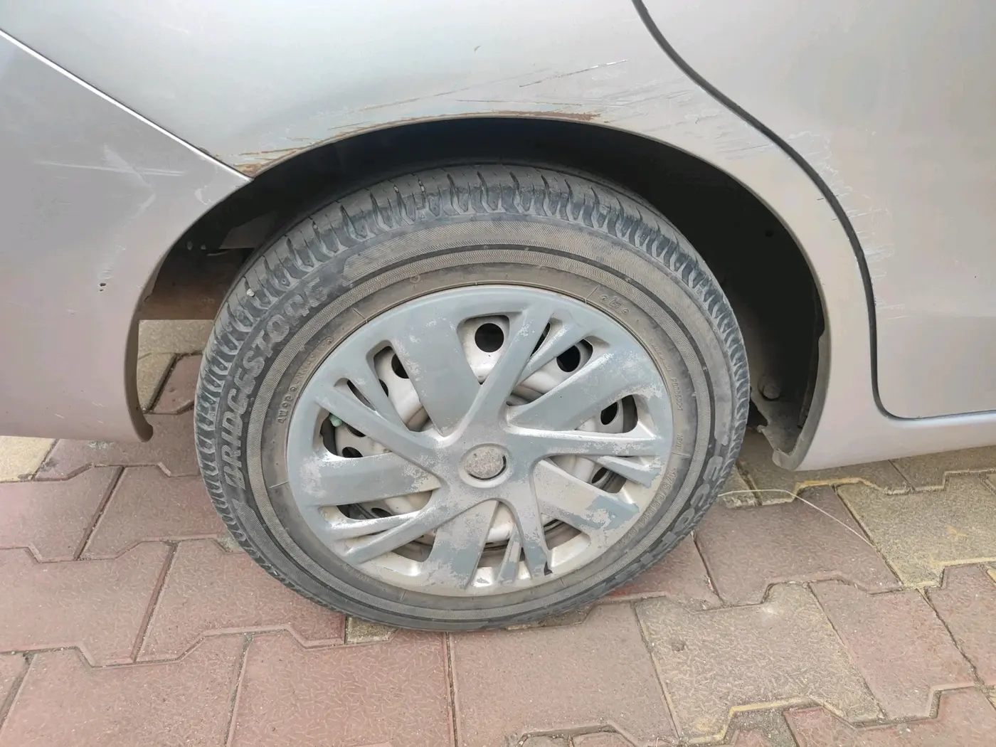 2015 Honda Amaze 1.2L I-VTEC E, Petrol, Manual, 65,466 km, tyre