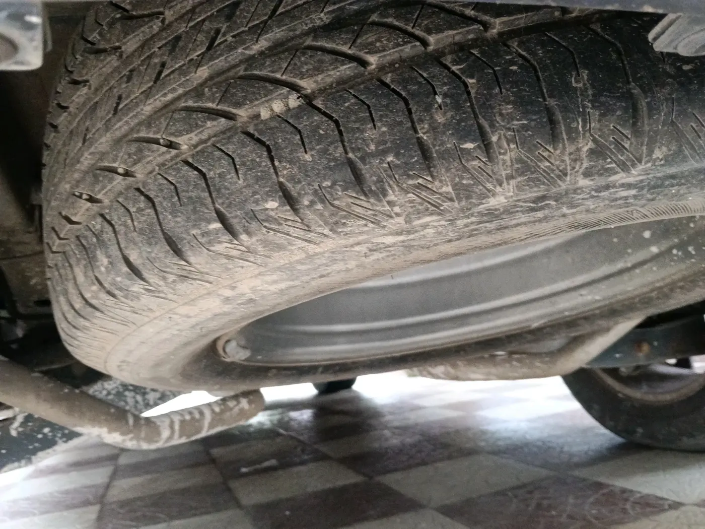 2018 Mahindra XUV500 W11 AT, Diesel, Automatic, 58,841 km, tyre