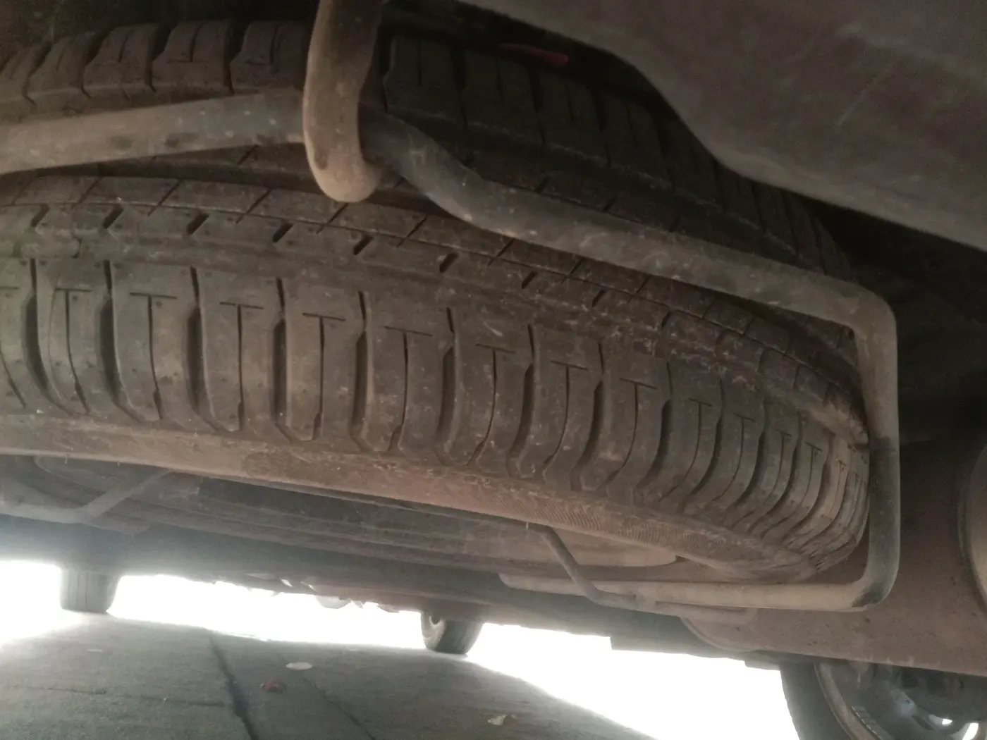2023 Maruti Ertiga ZXI AT SHVS, Petrol, Automatic, 48,243 km, tyre