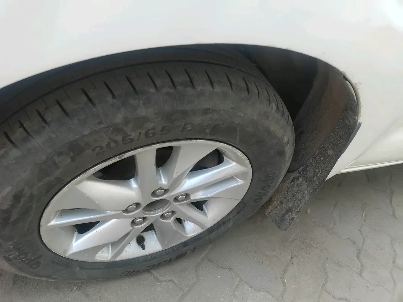2017 Toyota Innova Crysta 2.4 G 7 STR, Diesel, Manual, 74,373 km, tyre