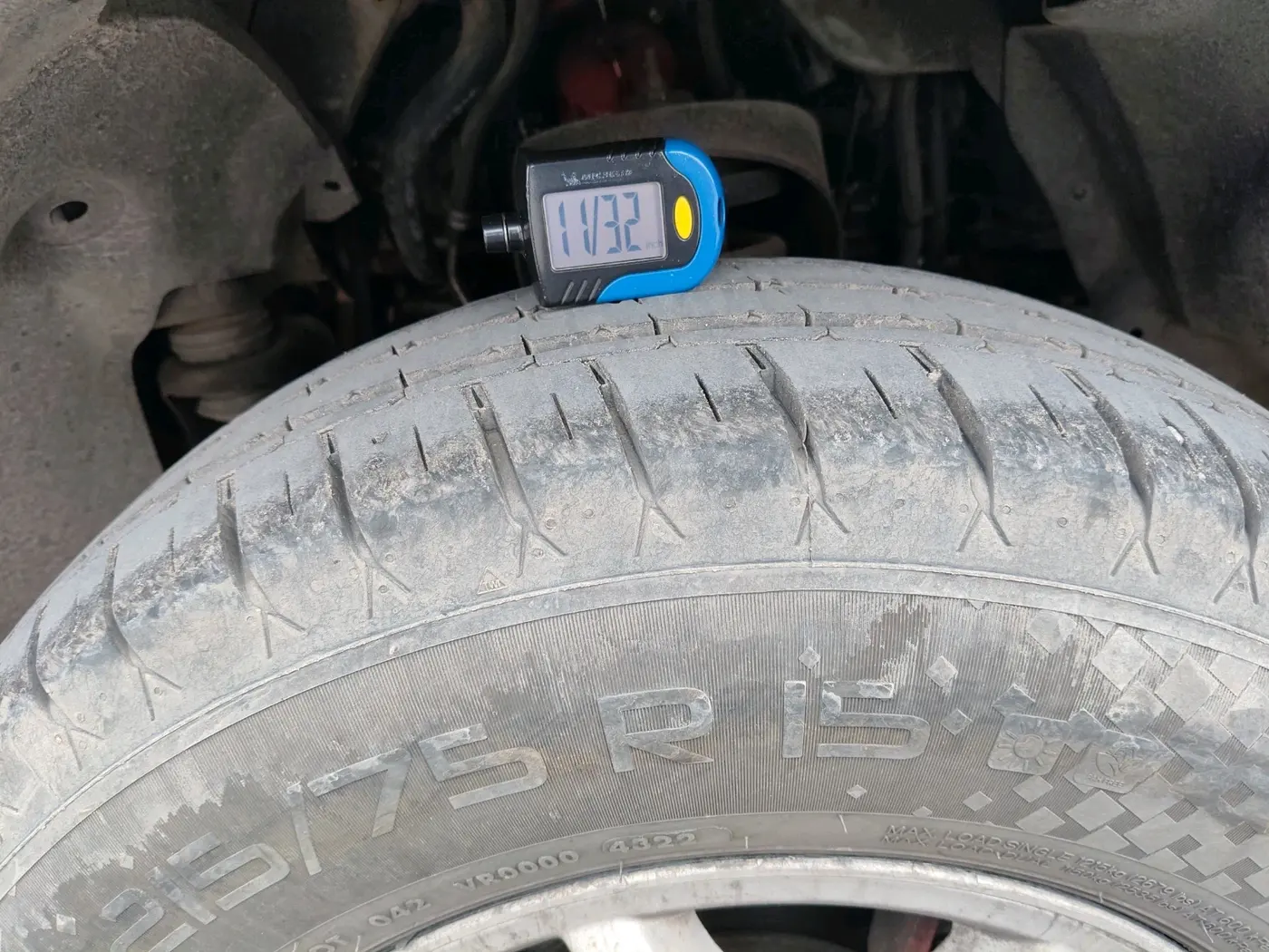2016 Mahindra TUV300 T8, Diesel, Manual, 86,560 km, tyre