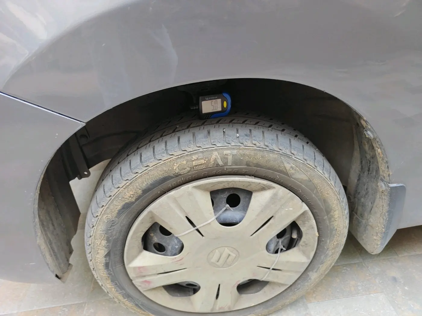 2015 Maruti Wagon R 1.0 VXI, CNG, Manual, 80,692 km, tyre
