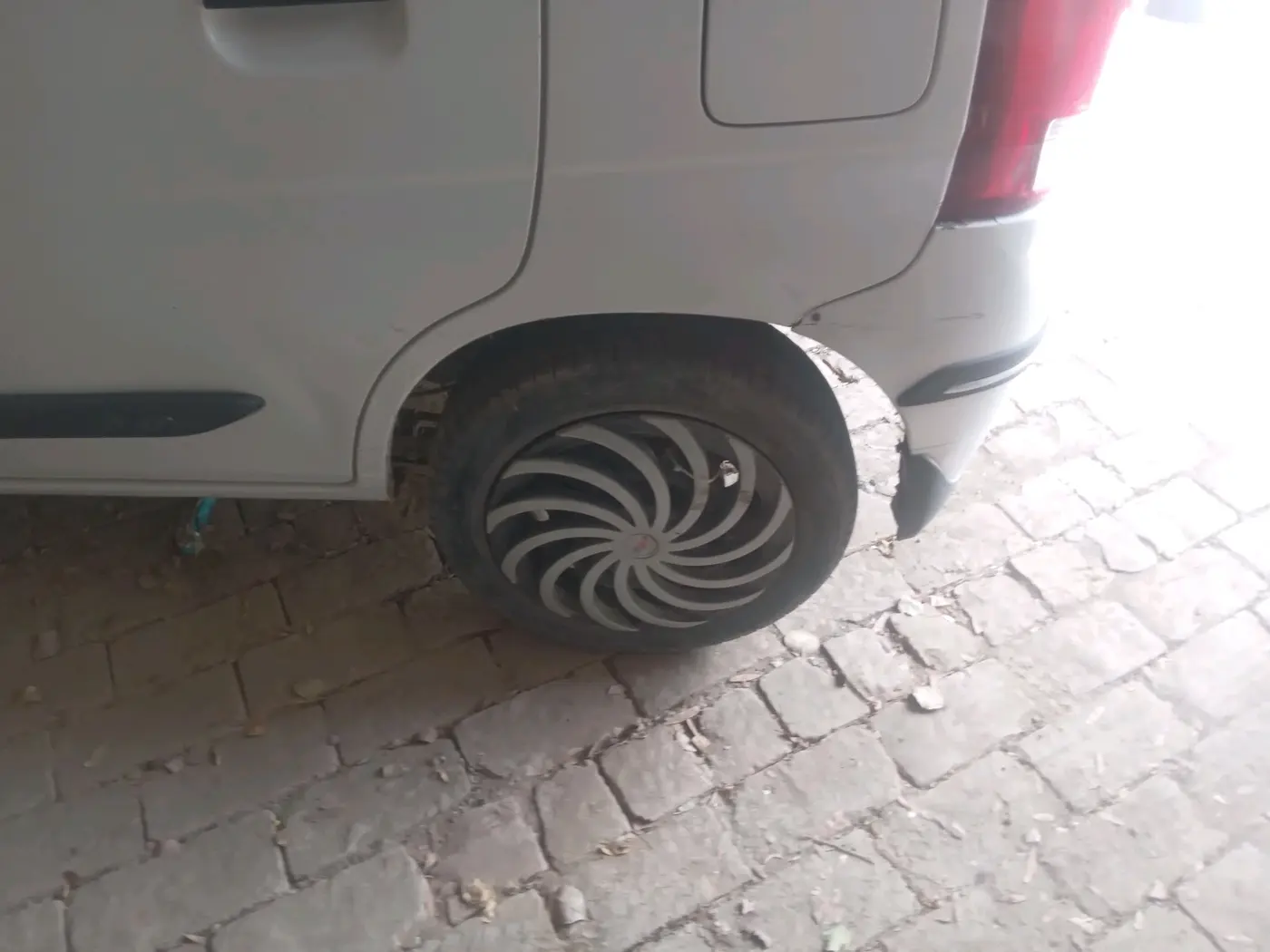 2011 Maruti Alto K10 VXI, CNG, Manual, 82,851 km, tyre