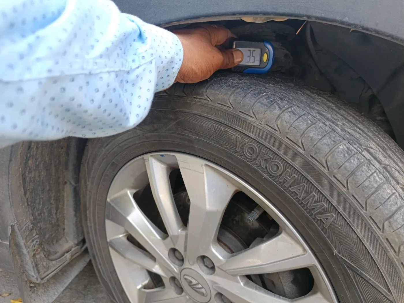 2019 Mahindra XUV300 W8 1.2 PETROL, Petrol, Manual, 1,07,253 km, tyre