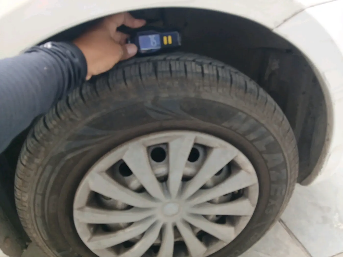 2012 Maruti Swift Dzire TOUR DIESEL, Diesel, Manual, 1,29,582 km, tyre