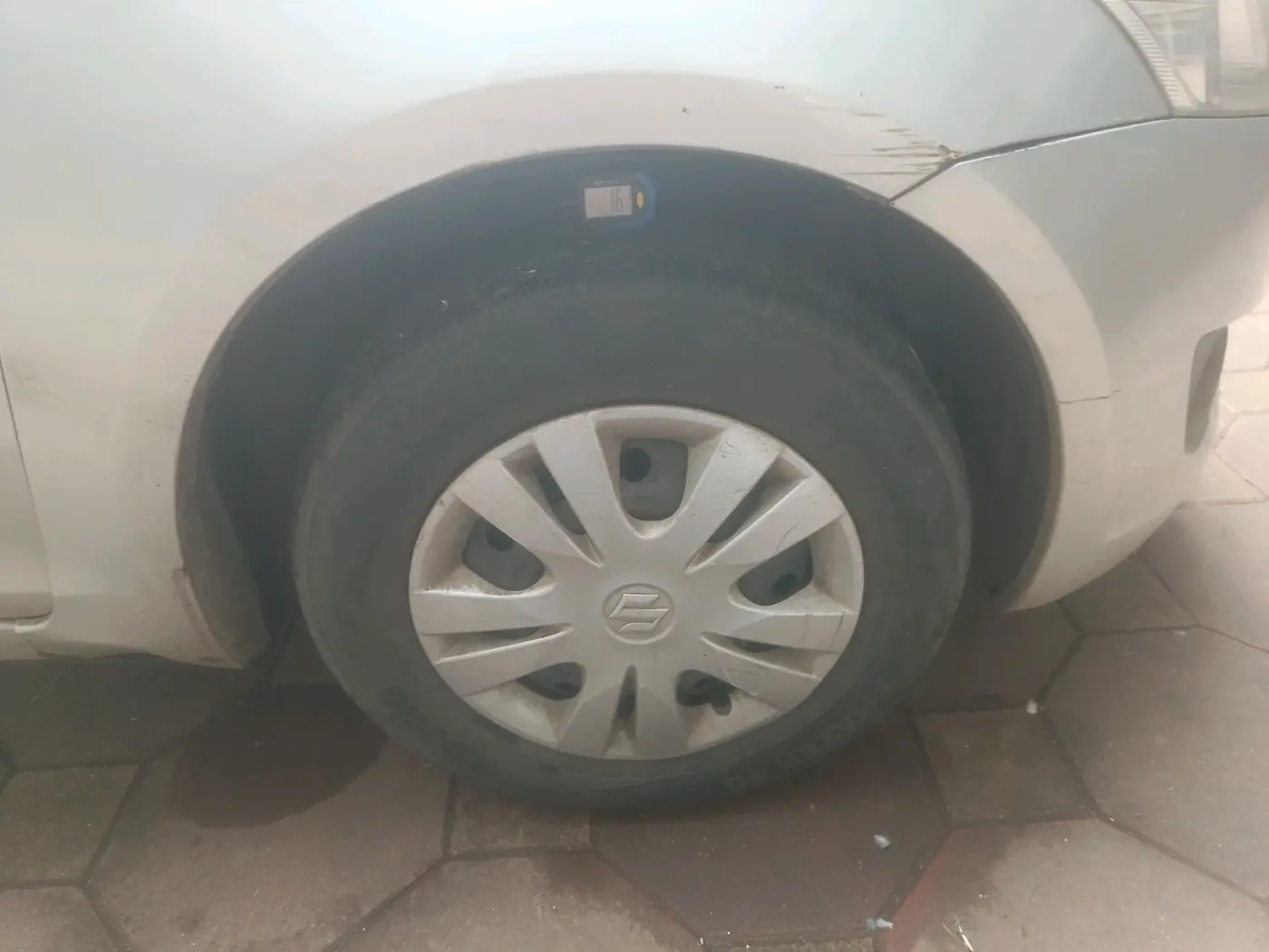 2012 Maruti Swift VXI, Petrol, Manual, 1,86,156 km, tyre