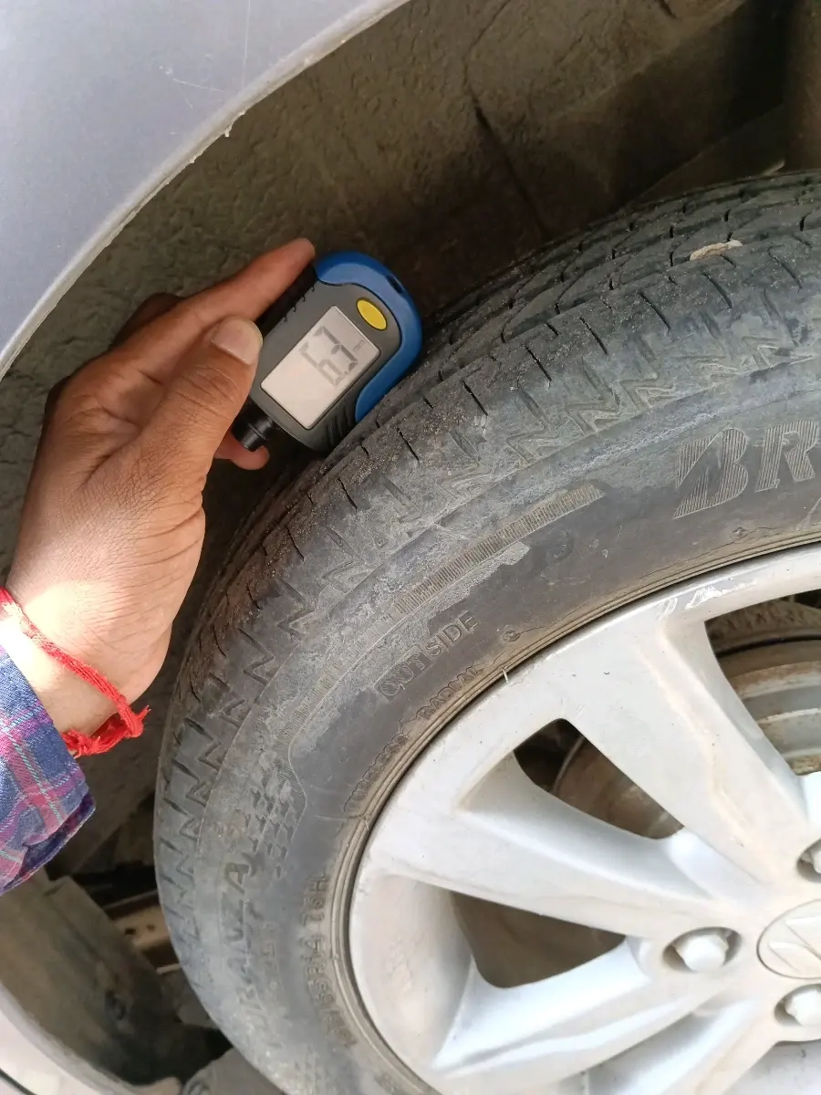2014 Maruti Wagon R Stingray VXI, Petrol, Manual, 32,798 km, tyre