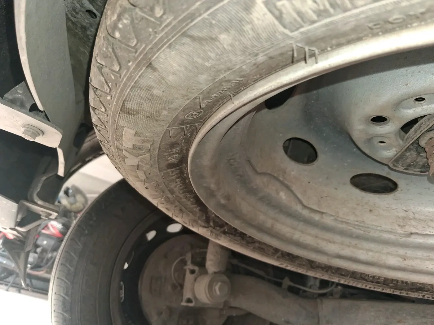 2023 Tata Tiago XM CNG, CNG, Manual, 47,961 km, tyre