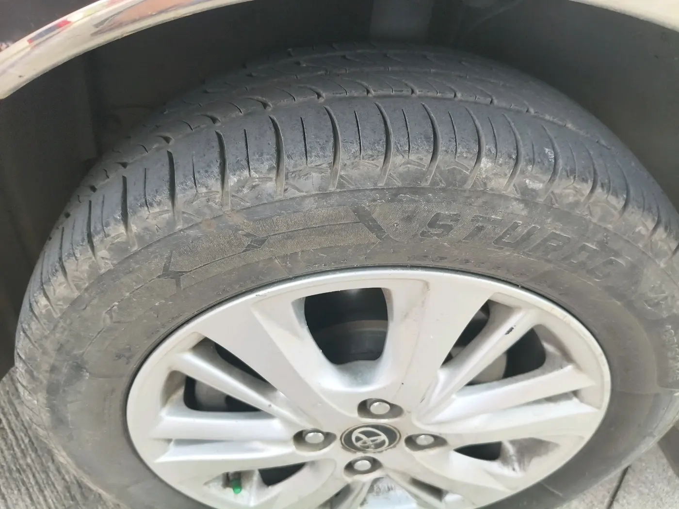 2018 Toyota YARIS VX CVT, Petrol, Automatic, 1,82,727 km, tyre