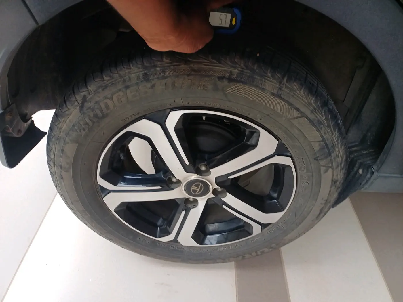 2022 Tata NEXON XZA PLUS PETROL, Petrol, Automatic, 40,001 km, tyre
