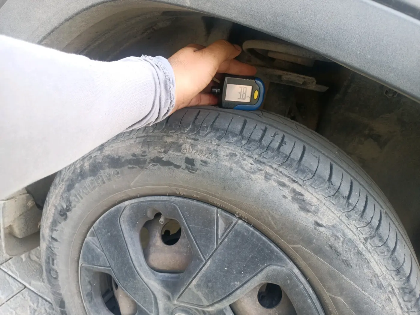 2022 Tata PUNCH ADVENTURE AMT, Petrol, Automatic, 73,325 km, tyre