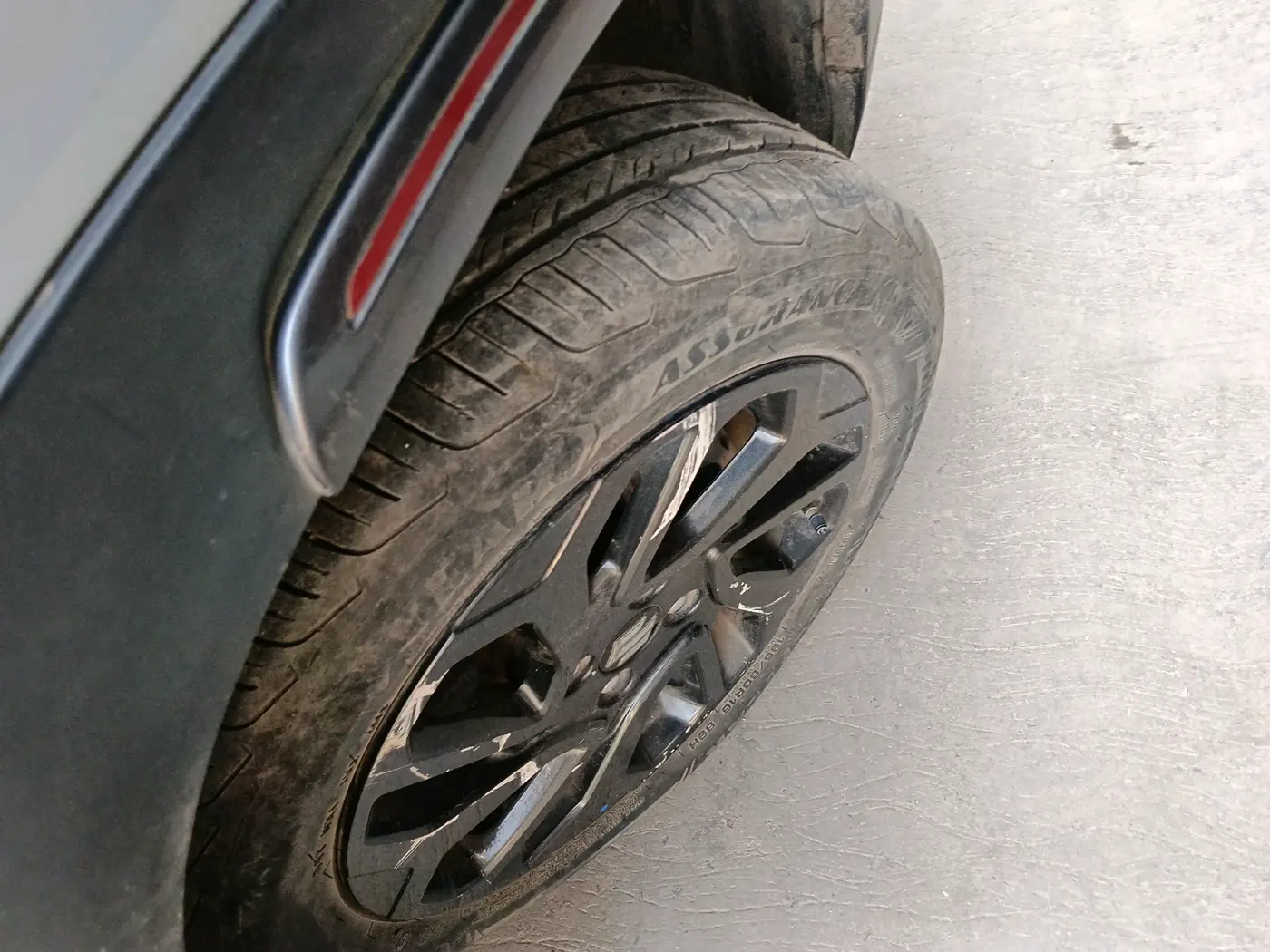 2023 Maruti FRONX DELTA PLUS 1.2L AGS, Petrol, Automatic, 20,095 km, tyre