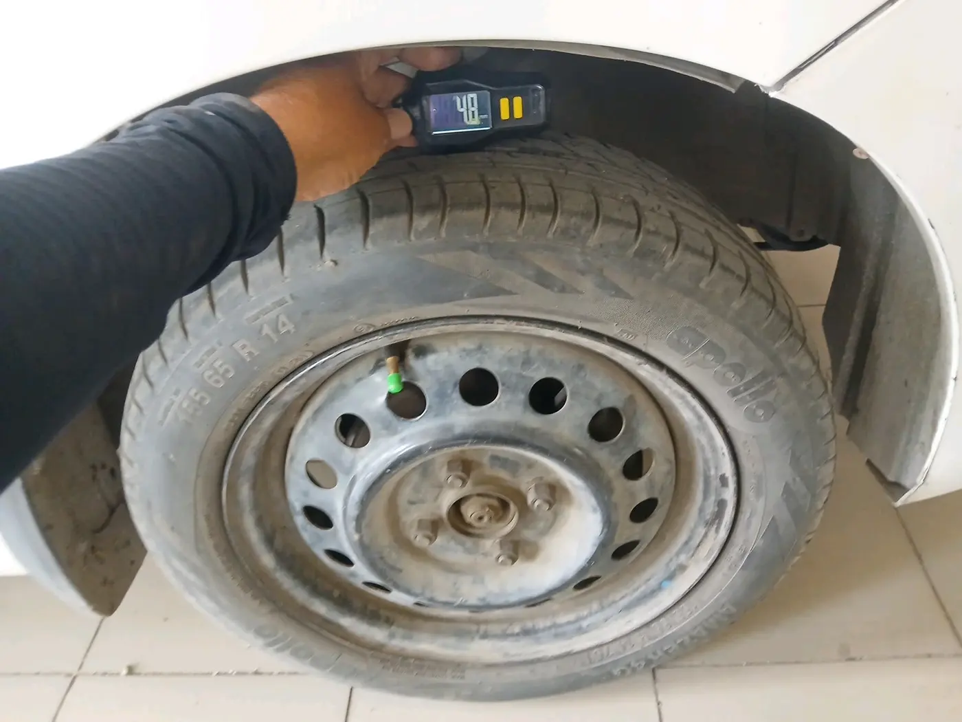 2016 Maruti Wagon R 1.0 VXI, CNG, Manual, 74,562 km, tyre