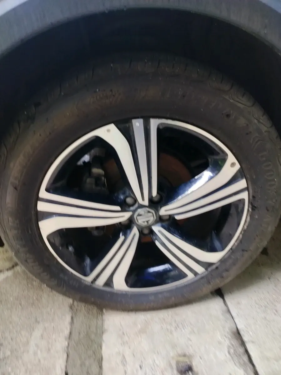 2023 MG ASTOR  SHARP 1.5 MT IVORY , Petrol, Manual, 13,500 km, tyre