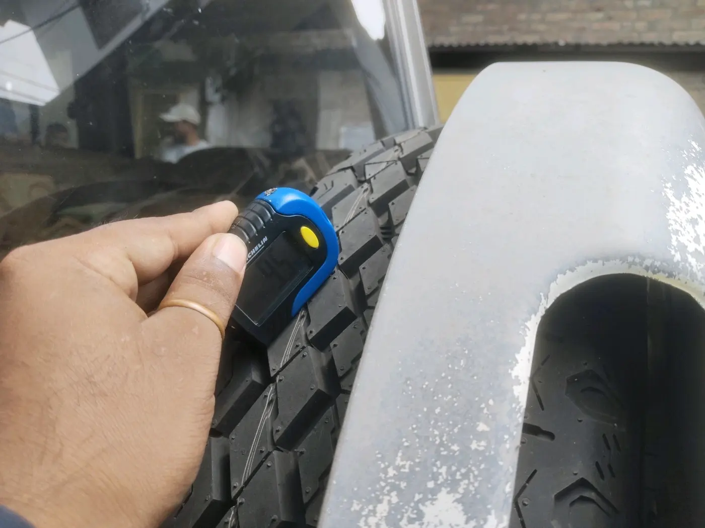 2014 Mahindra Bolero SLE BS IV, Diesel, Manual, 1,42,037 km, tyre
