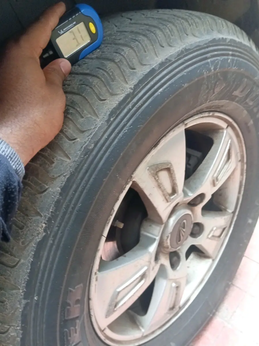 2012 Mahindra XUV500 W8, Diesel, Manual, 1,38,198 km, tyre