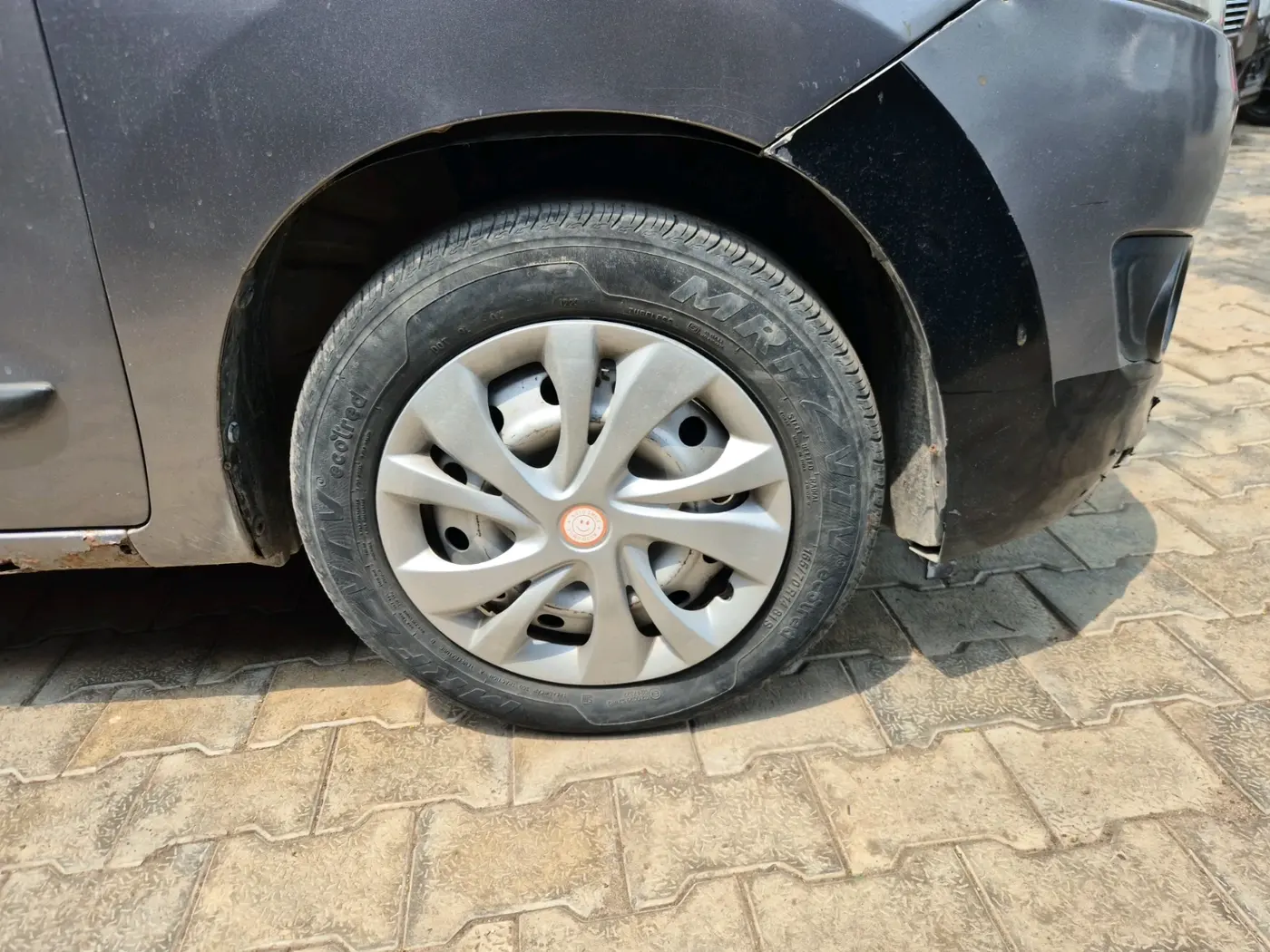 2012 Maruti Wagon R 1.0 LXI CNG, CNG, Manual, 1,19,105 km, tyre