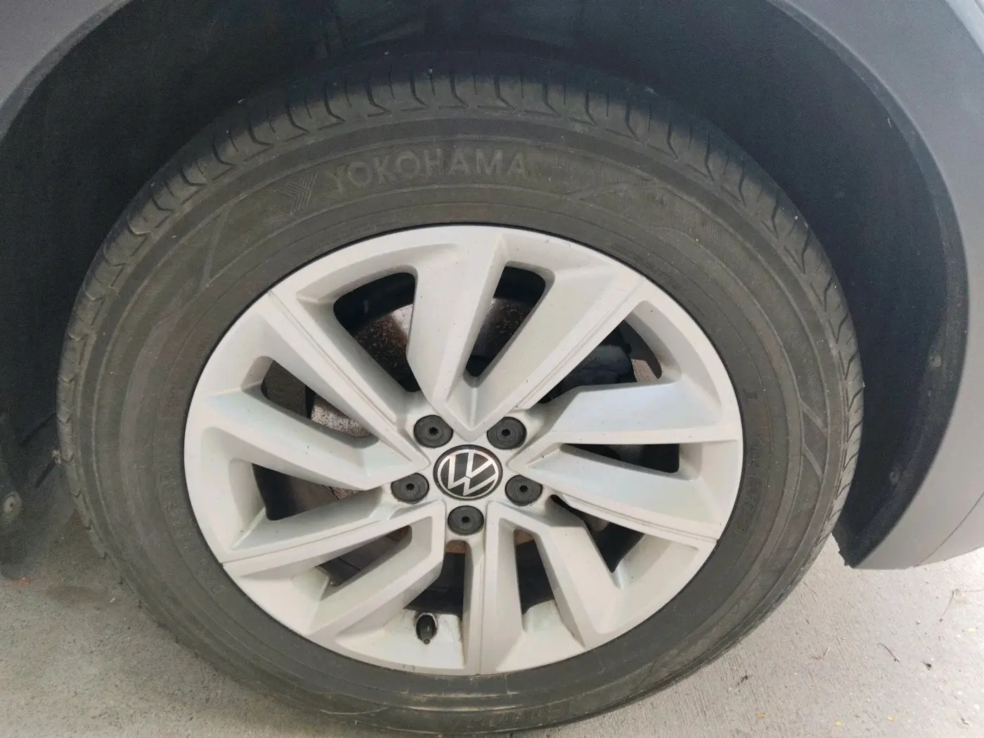 2021 Volkswagen TAIGUN HIGHLINE 1.0 TSI MT, Petrol, Manual, 1,28,637 km, tyre