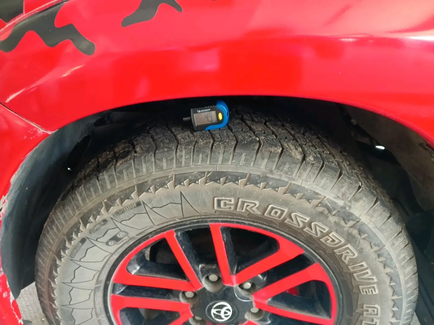 2012 Toyota Fortuner 3.0 4X2 AT, Diesel, Automatic, 1,65,590 km, tyre