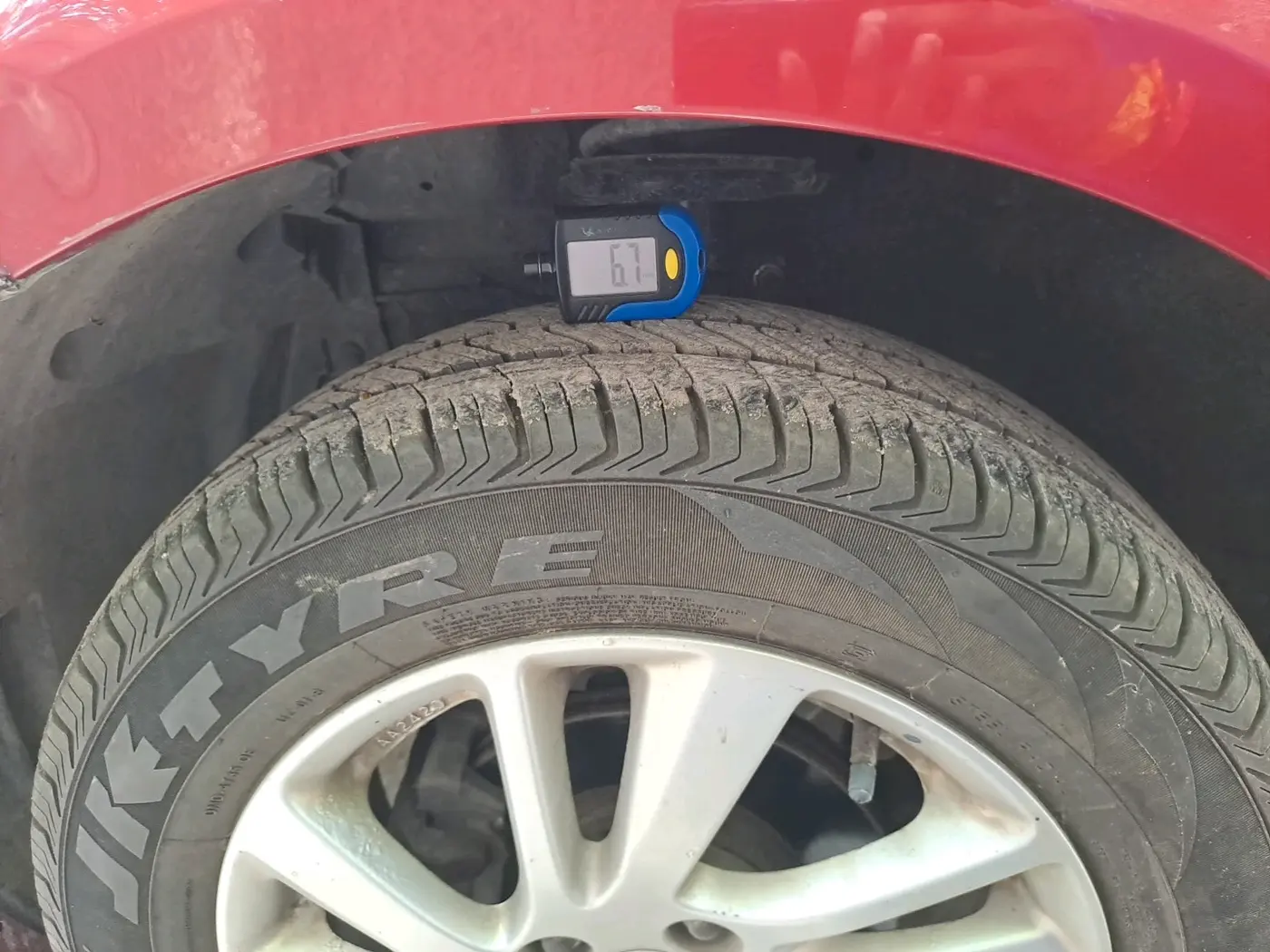 2011 Maruti Swift ZXI, Petrol, Manual, 87,445 km, tyre
