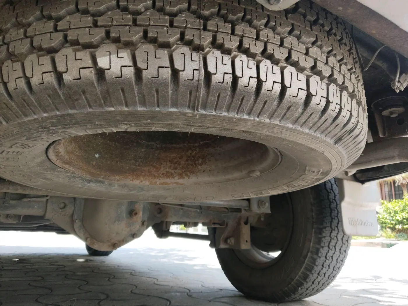 2011 Mahindra Scorpio VLX 2WD AIRBAG AT, Diesel, Automatic, 50,950 km, tyre