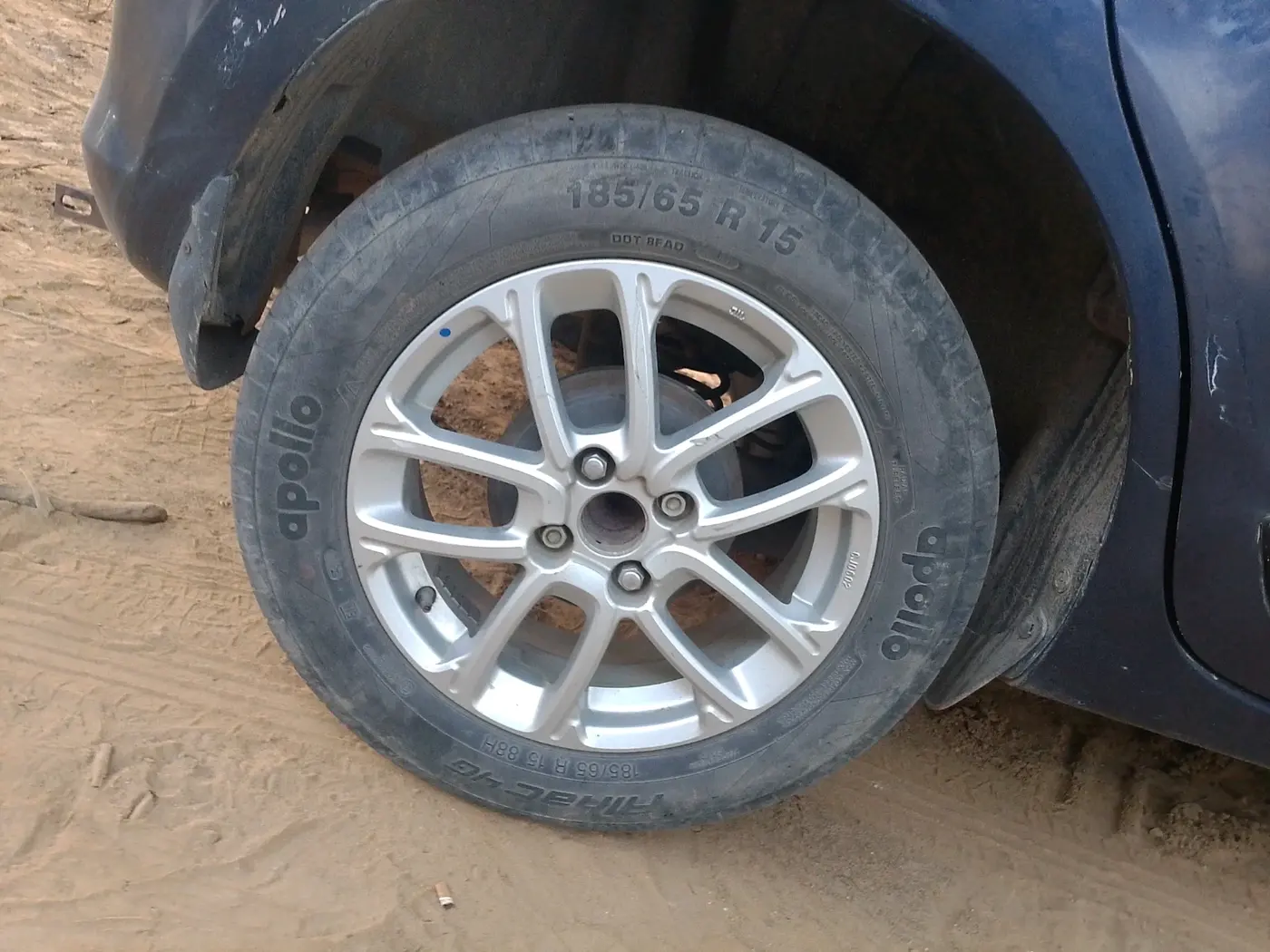 2019 Maruti Swift ZXI, CNG, Manual, 72,706 km, tyre