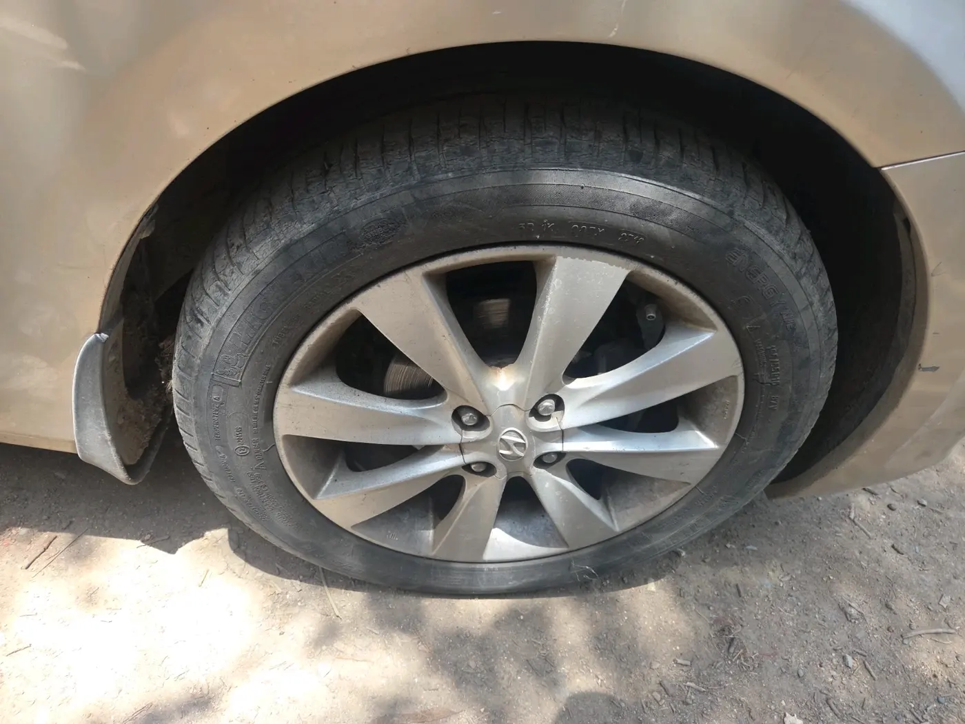2014 Hyundai Verna FLUIDIC 1.6 VTVT SX, Petrol, Manual, 73,360 km, tyre