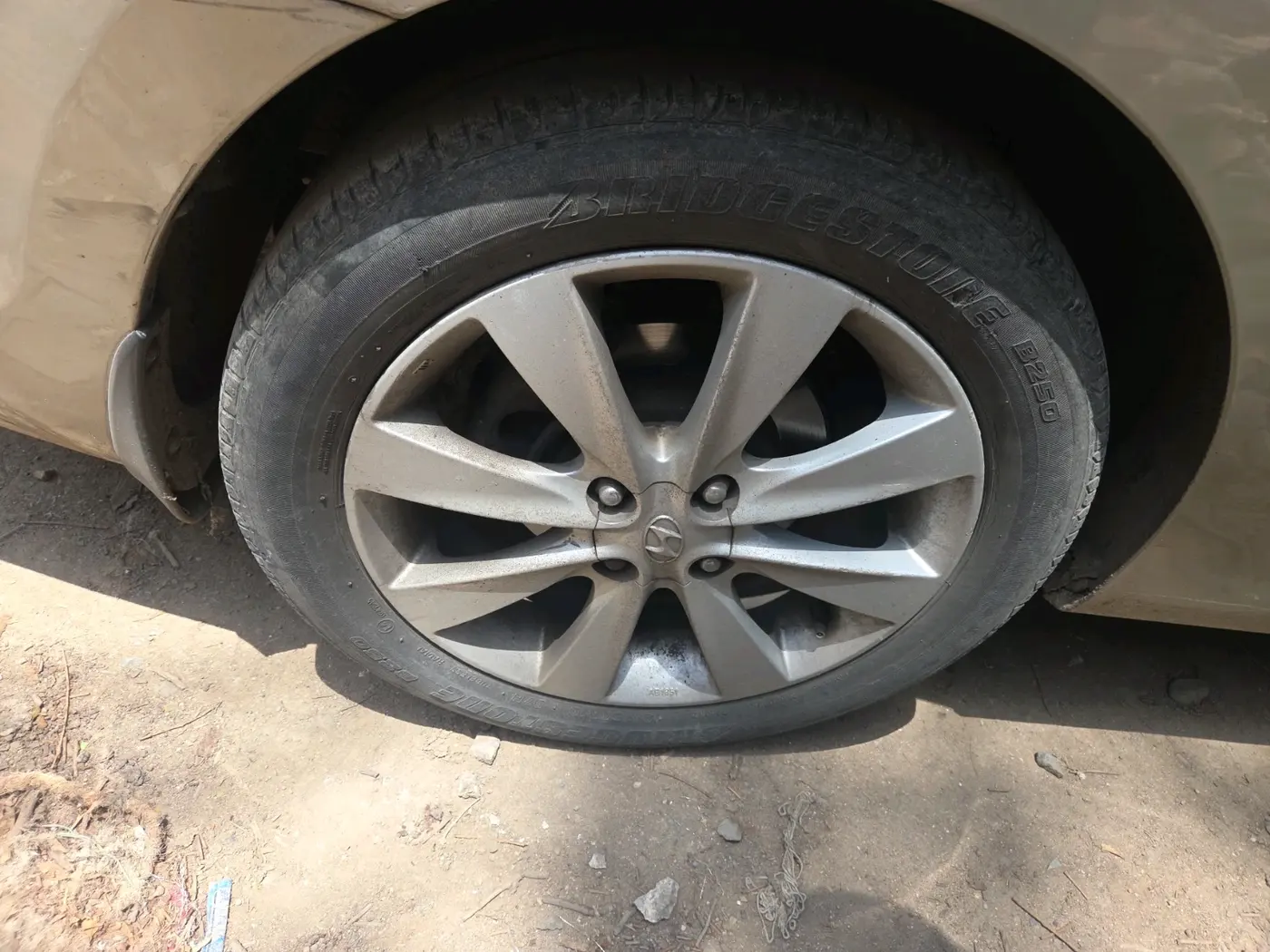 2014 Hyundai Verna FLUIDIC 1.6 VTVT SX, Petrol, Manual, 73,360 km, tyre