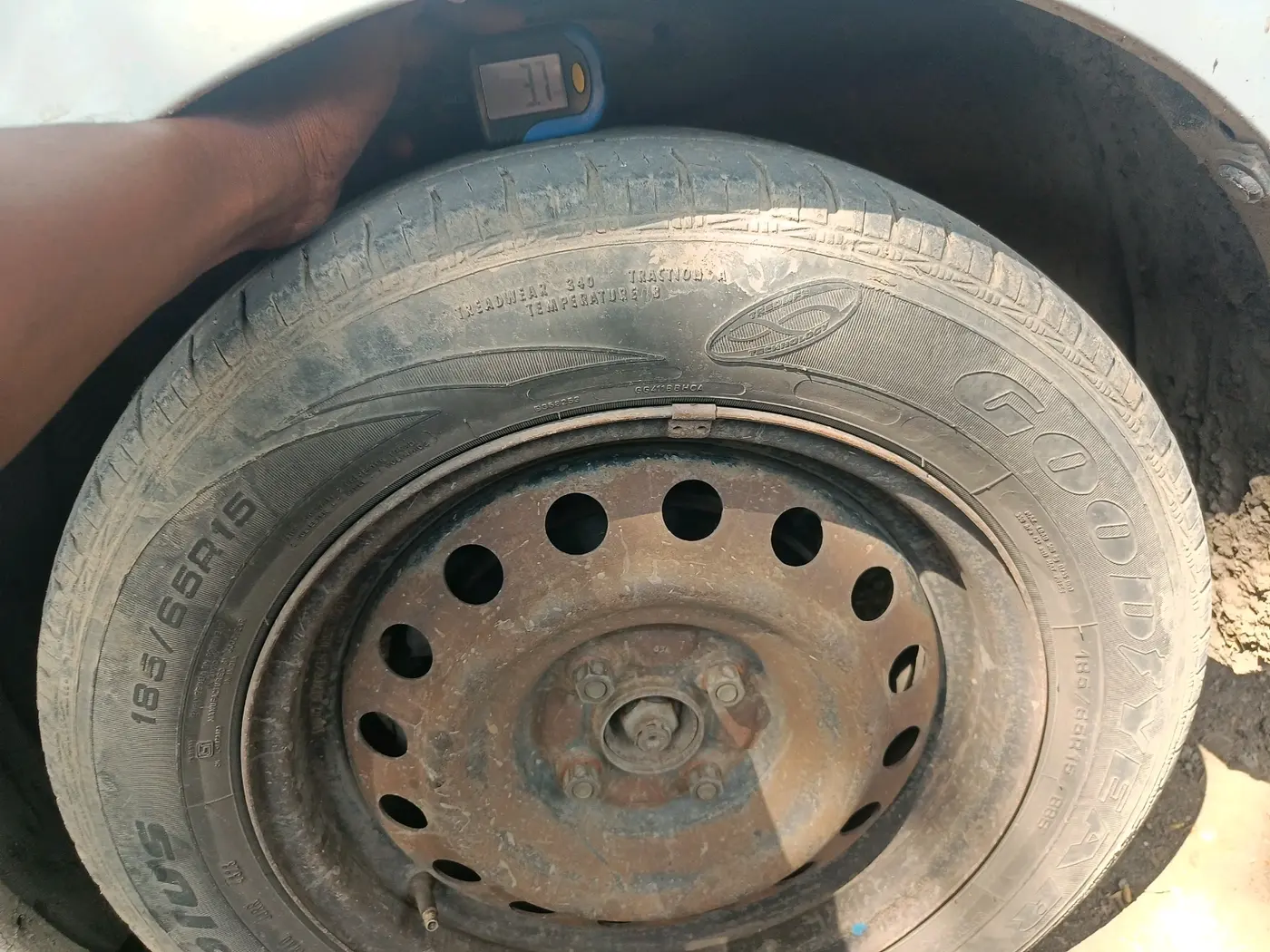2014 Maruti Ciaz VDI +, Diesel, Manual, 2,25,229 km, tyre