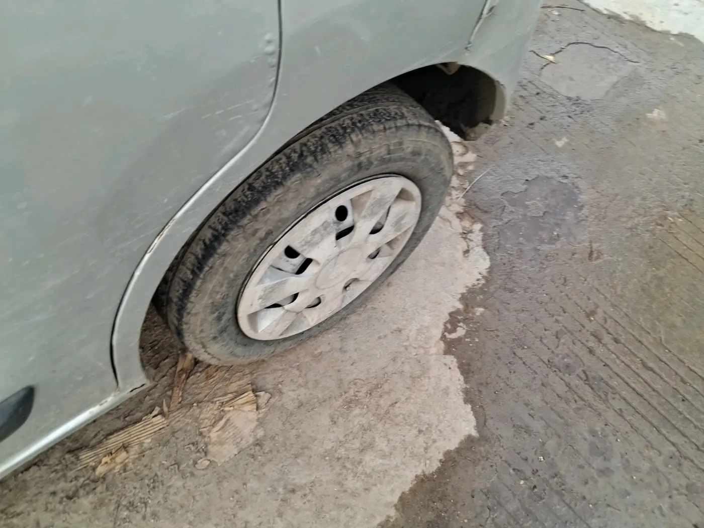 2016 Maruti Wagon R 1.0 LXI CNG, CNG, Manual, 1,11,112 km, tyre