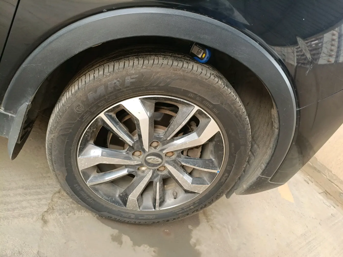 2021 Mahindra XUV300 W8 (O) 1.2 PETROL, Petrol, Manual, 47,876 km, tyre