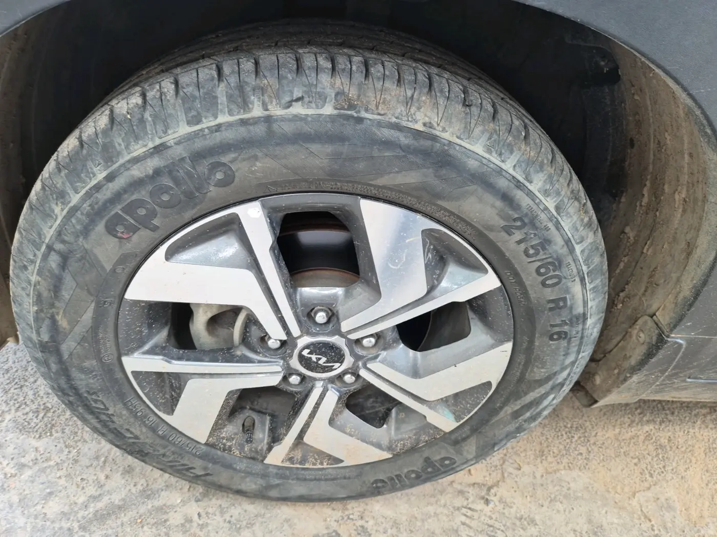 2022 KIA SONET HTX 1.5 AT, Diesel, Automatic, 27,431 km, tyre