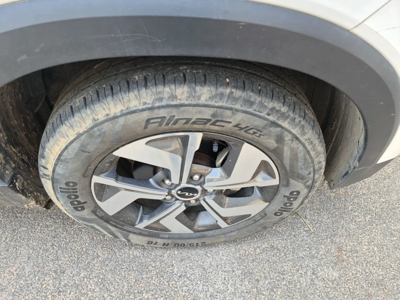 2022 KIA SONET HTX 1.5 AT, Diesel, Automatic, 27,431 km, tyre