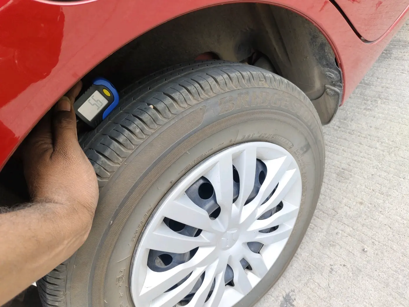2021 Maruti Dzire VXI, Petrol, Manual, 16,094 km, tyre