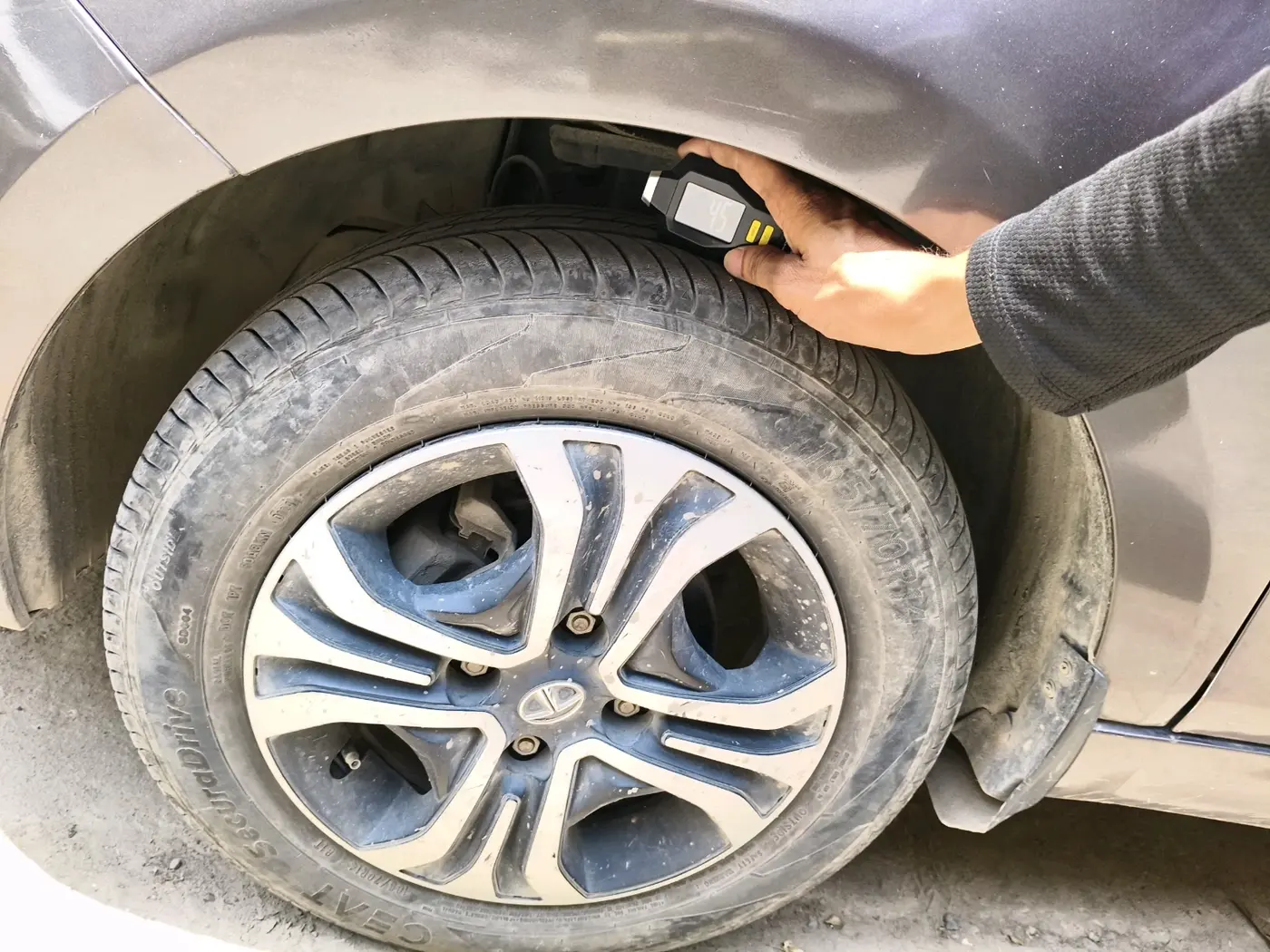 2019 Tata Tiago XZA PETROL, Petrol, Automatic, 62,388 km, tyre