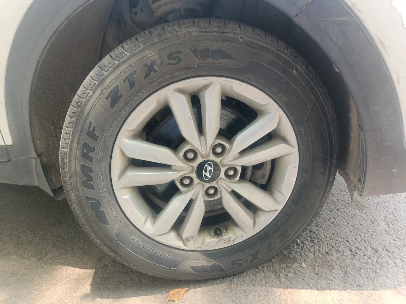 2016 Hyundai Creta SX PLUS 1.6 PETROL, Petrol, Manual, 41,333 km, tyre