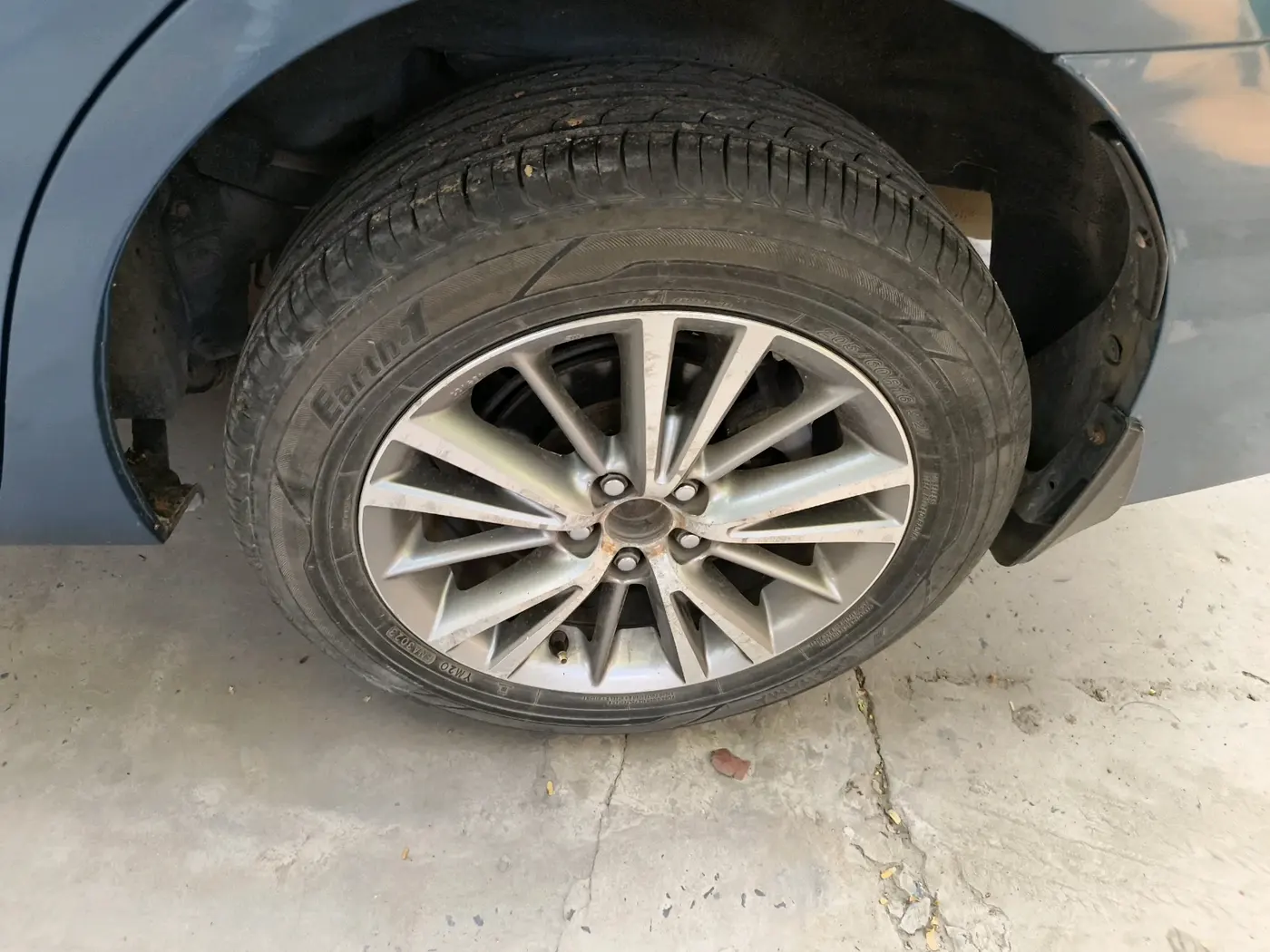 2014 Toyota Corolla Altis G DIESEL, Diesel, Manual, 1,72,791 km, tyre