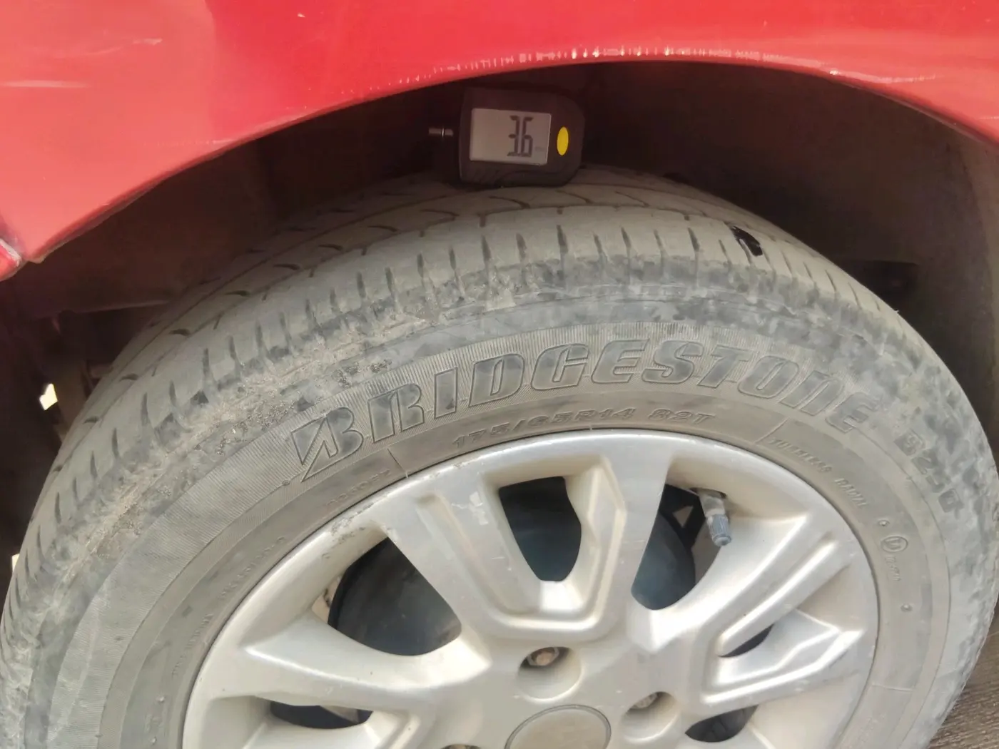 2017 Tata Tiago XZA PETROL, Petrol, Automatic, 79,280 km, tyre