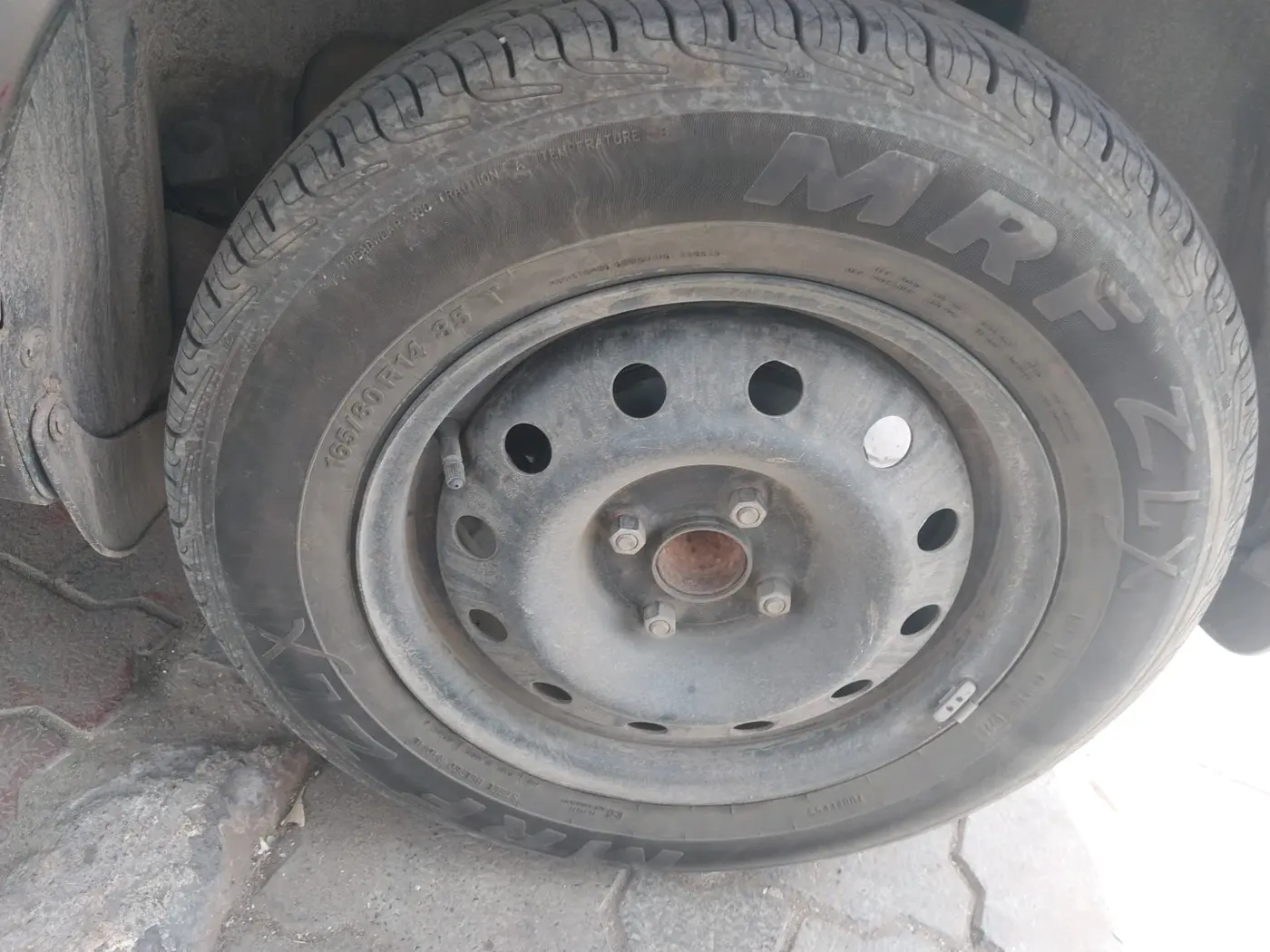 2019 Maruti Swift VXI, Petrol, Manual, 89,843 km, tyre