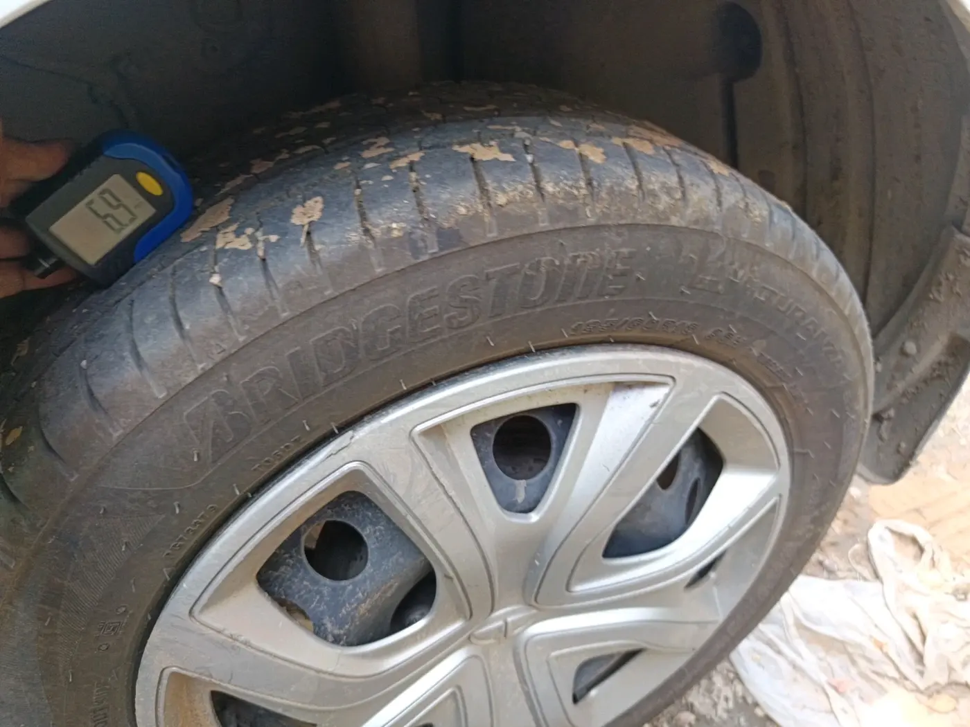 2023 Tata ALTROZ XM PLUS PETROL, Petrol, Manual, 68,935 km, tyre