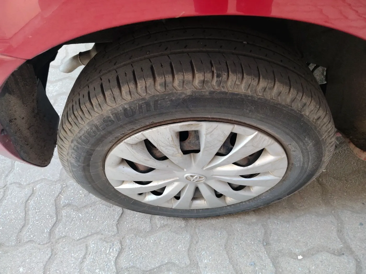 2012 Toyota Etios Liva G, Petrol, Manual, 1,08,975 km, tyre