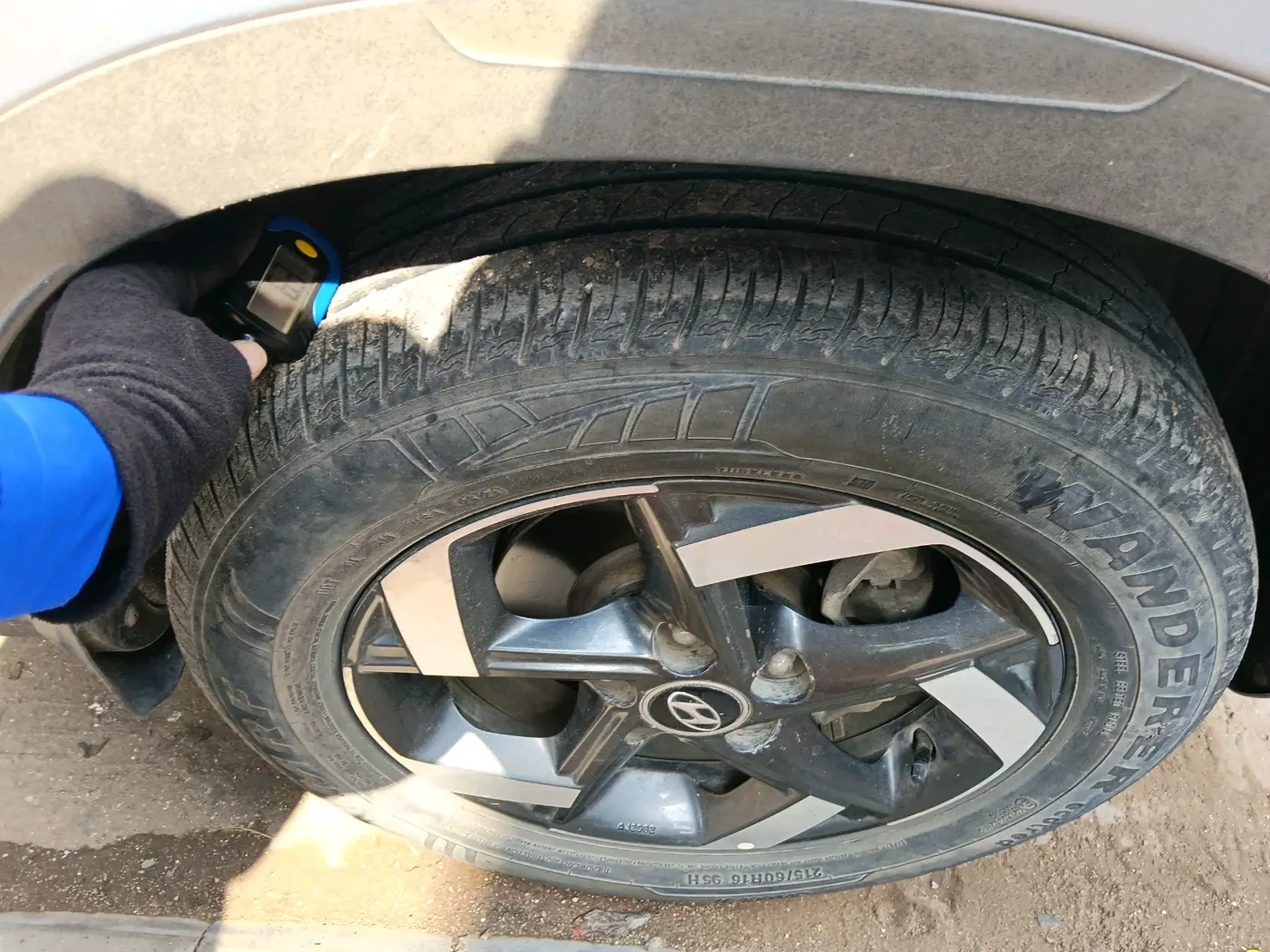 2019 Hyundai VENUE SX 1.0 TURBO, Petrol, Manual, 42,776 km, tyre