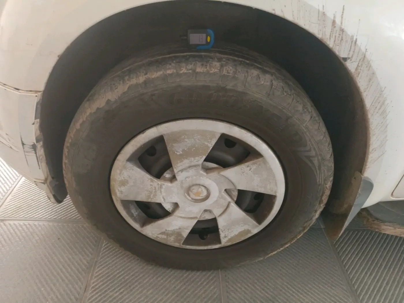 2016 Mahindra XUV500 W4, Diesel, Manual, 94,086 km, tyre