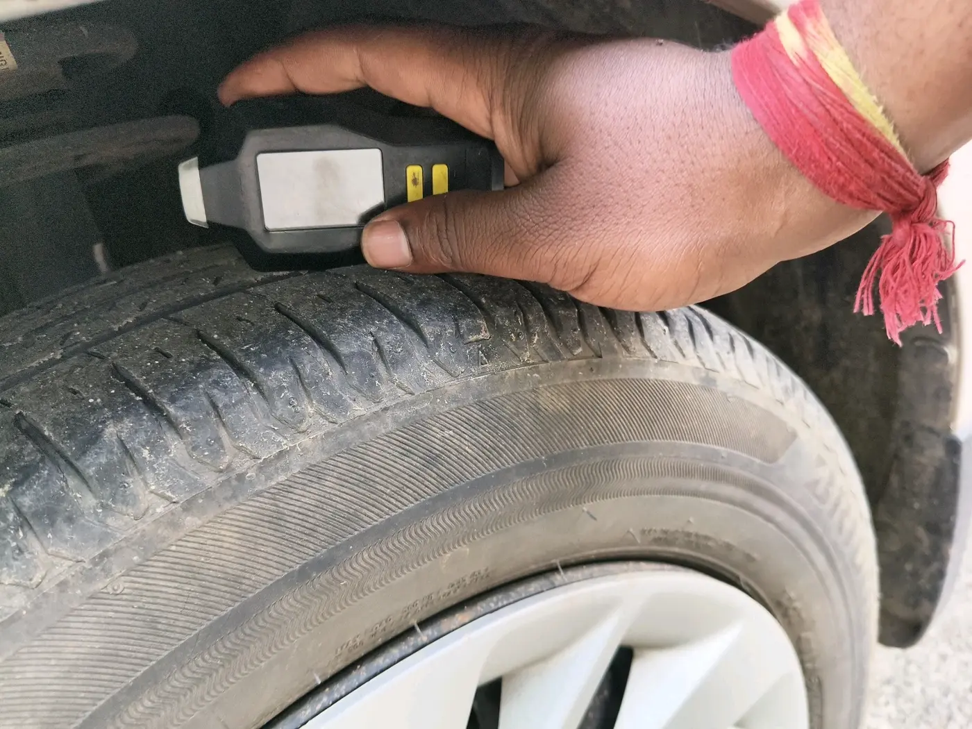 2021 Maruti Ertiga VXI CNG, CNG, Manual, 44,447 km, tyre