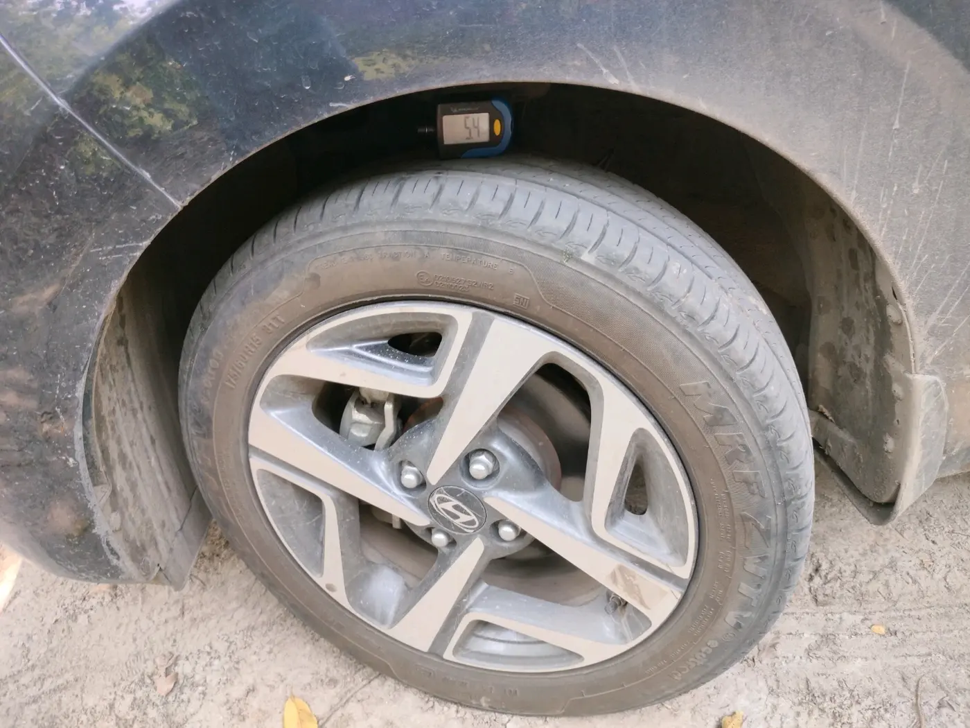 2025 Hyundai AURA SX 1.2 CNG, CNG, Manual, 22,249 km, tyre