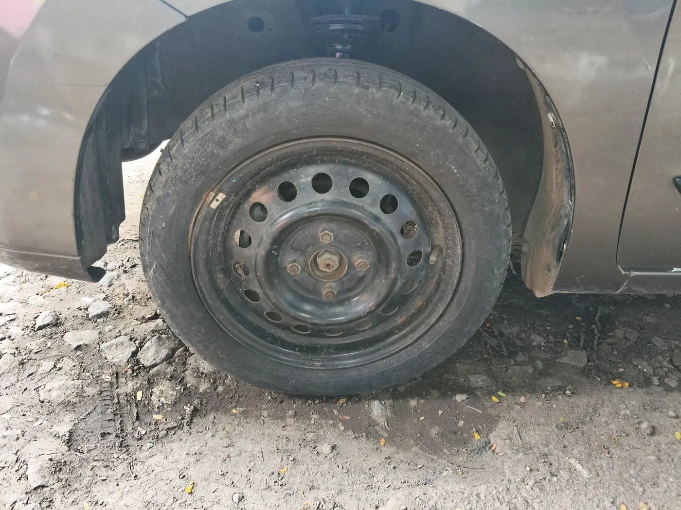 2012 Maruti Wagon R 1.0 VXI, Petrol, Manual, 57,688 km, tyre