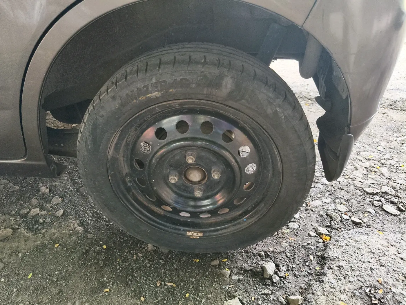 2012 Maruti Wagon R 1.0 VXI, Petrol, Manual, 57,688 km, tyre