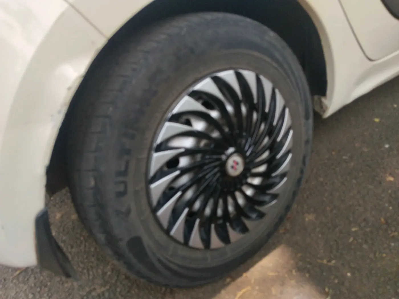 2019 Tata Tiago XE PETROL, CNG, Manual, 38,829 km, tyre