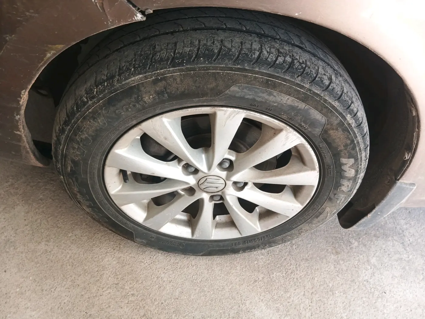 2014 Maruti Ertiga ZDI, Diesel, Manual, 1,71,474 km, tyre
